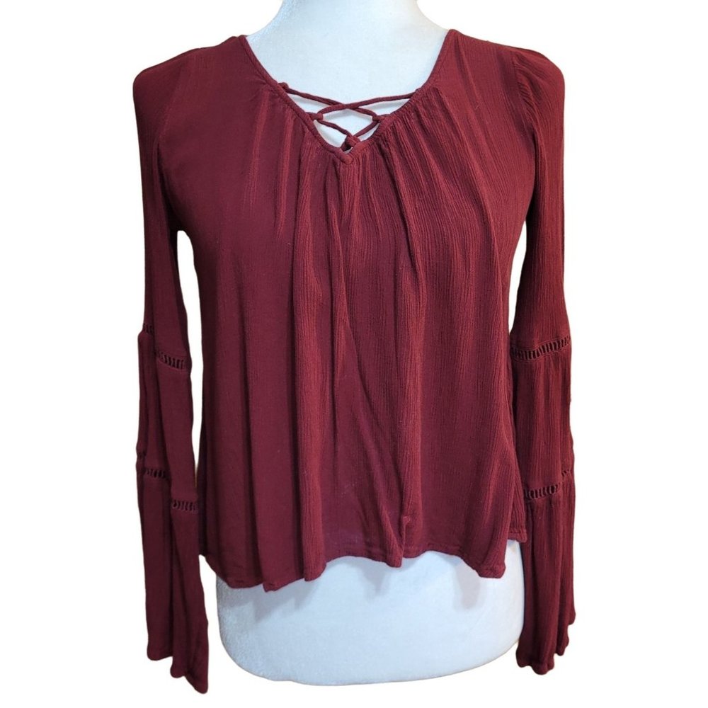 Hollister Women's Size XS Cropped Peasant Top Maroon Bell Sleeve Lace Front Boho
